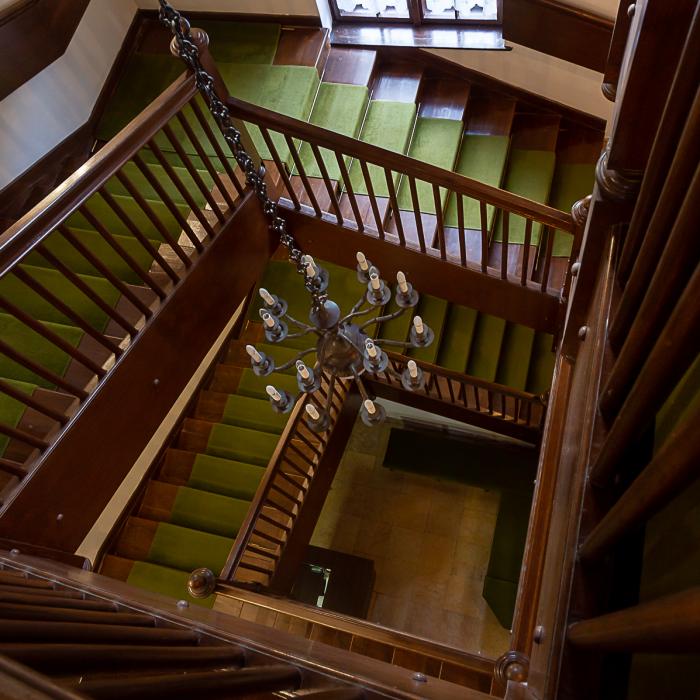 Vendégház - lépcsők a szobákhoz