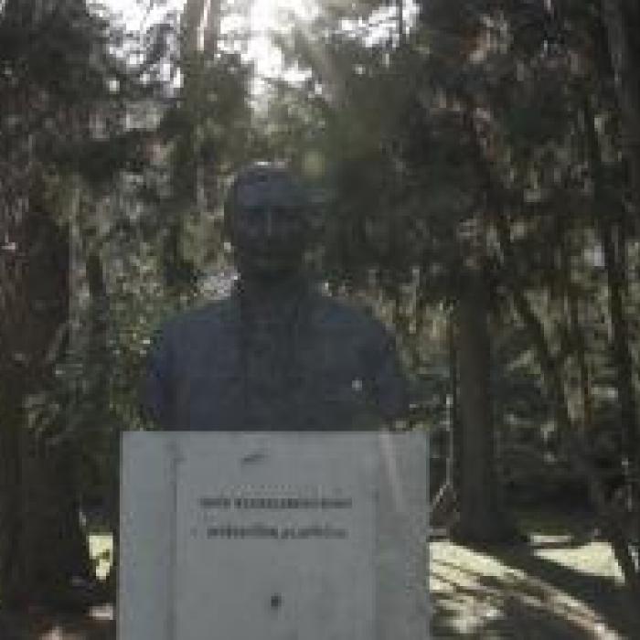 Statue of the founder - Kuno Klebelsberg